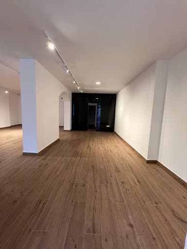 Коммерческое помещение в Будве за 225.000 EUR с современным ремонтом