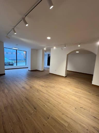 Коммерческое помещение в Будве за 225.000 EUR с современным ремонтом