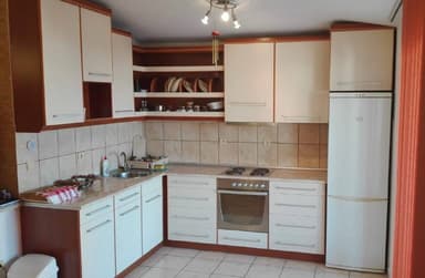 Сдам стильную 3-комнатную квартиру в Будве с террасой и парковкой за 1200 €/мес