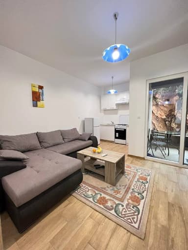 Сдам студию в Будве на летний сезон - 650 EUR/мес