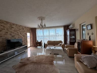 Уютный дом с бассейном и панорамным видом в Баре за 350.000