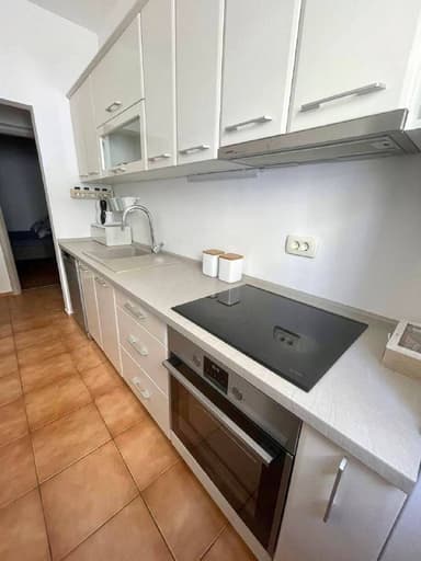 Аренда нового 2-х спальневого апартамента в Будве за 900€