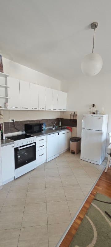 Светлая двухкомнатная квартира в центре Бара, аренда 650 EUR