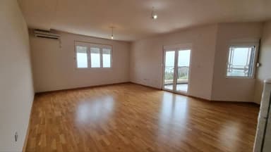 Квартира в Крымовице с бассейном за 215 000 EUR - уютное место близ Будвы